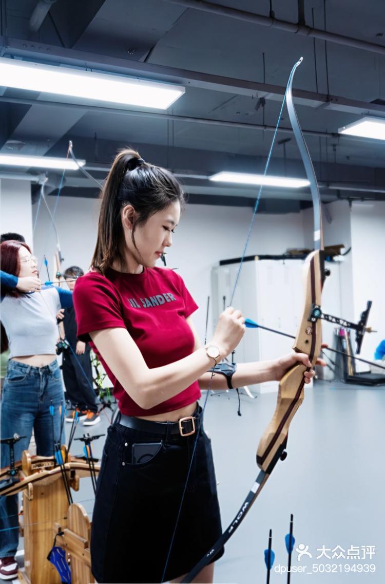 射箭比赛场面宛如画卷，唤醒激情的简单介绍