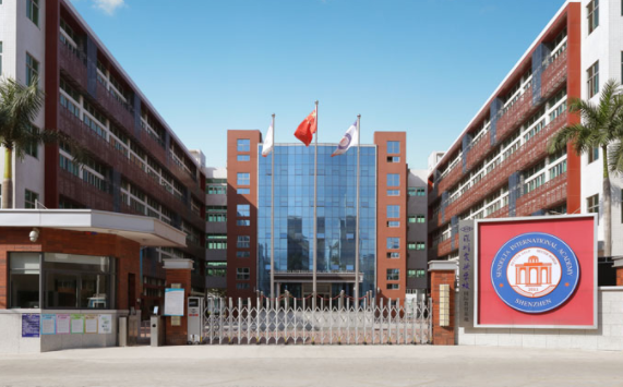 包含共聚阳光城市！篮球联赛交锋再度上演！的词条